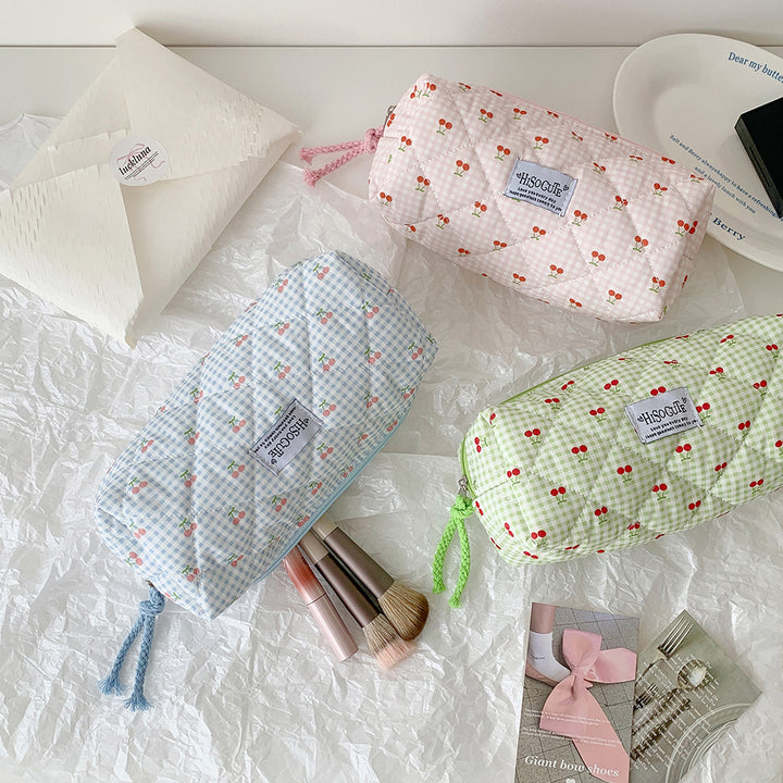 Quilted Cherry Print Stiftetui Karnz