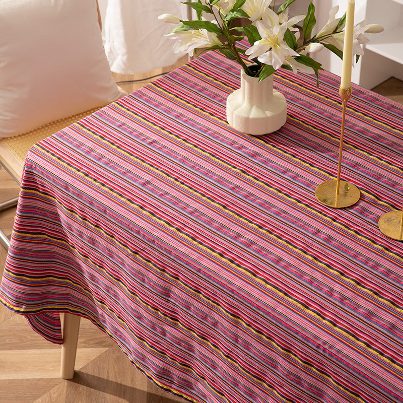 Rechteckige Tischdecke mit jacquardähnlicher Struktur, wasserabweisender Oberfläche und pflegeleichtem Gewebe Karnz