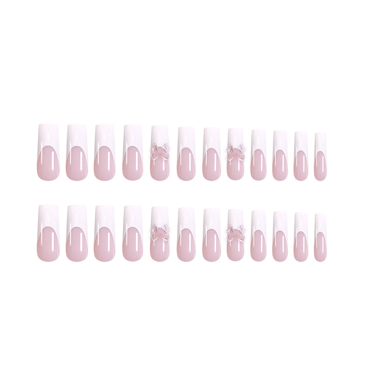 Kunstvolle 3D Nail Art mit Blütenverzierungen Karnz
