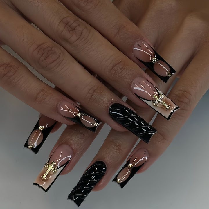 Stylische dekorative Press-On-Nagelkunst Karnz