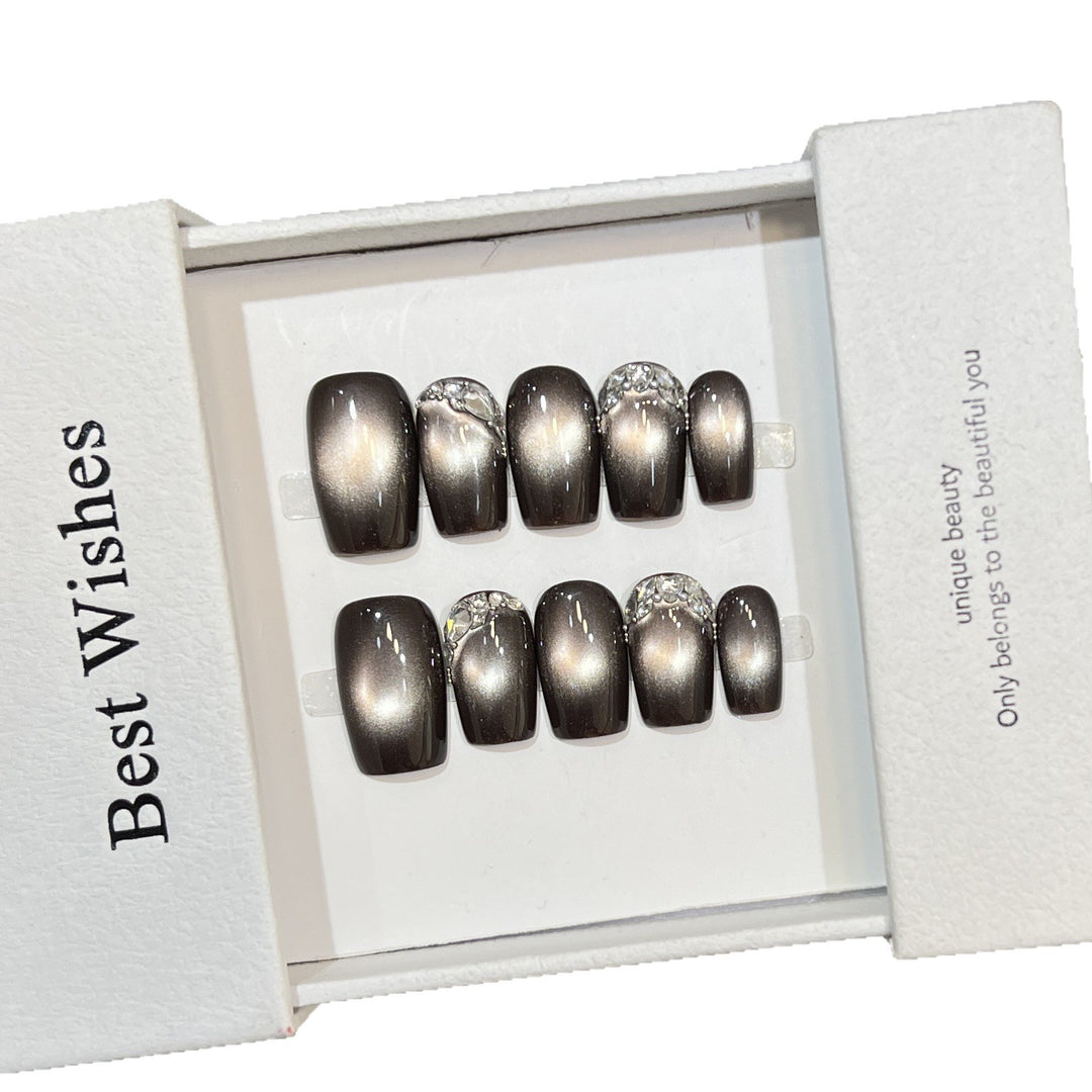 Elegantes Press-On-Nagelkunst-Set mit Strass-Akzenten Karnz