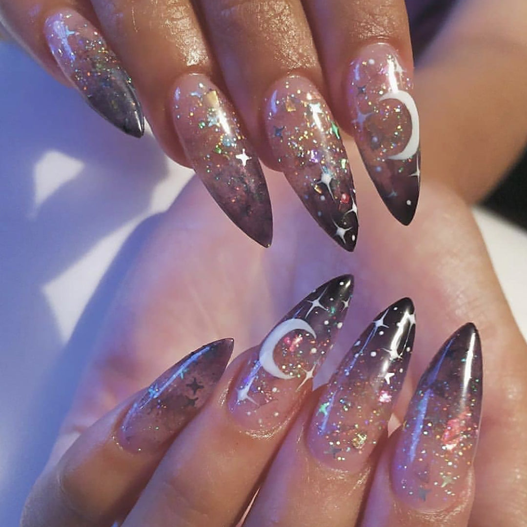 Glamouröse Stiletto Press-On Nägel mit himmlischem Design Karnz