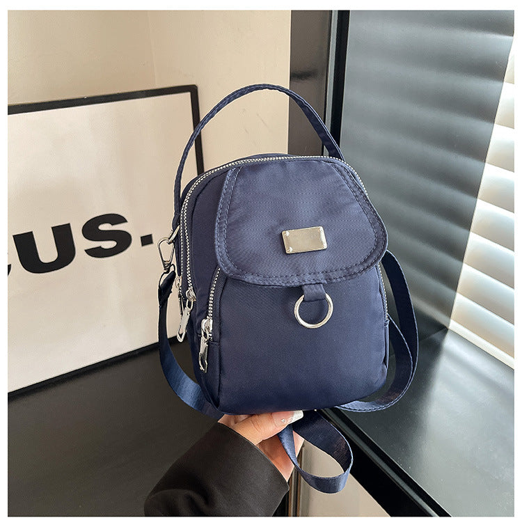 Kompakte Mini-Rucksack mit mehreren Taschen