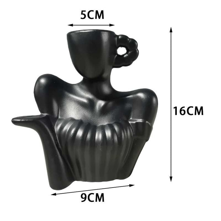 Dekorative Damenfigur Gießkanne Karnz