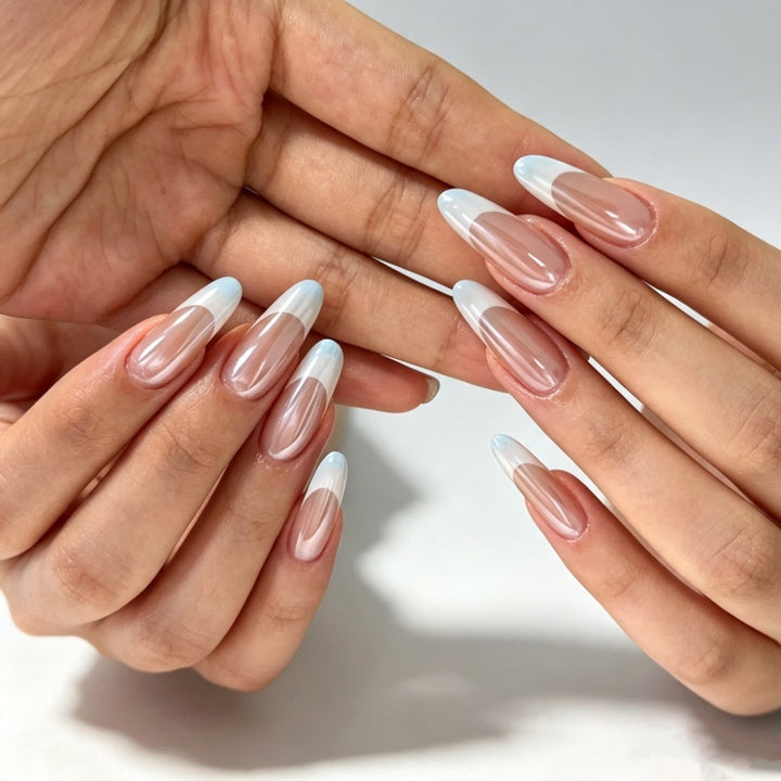 Kunstnägel mit Transparenten und Modernen French-Spitzen Karnz