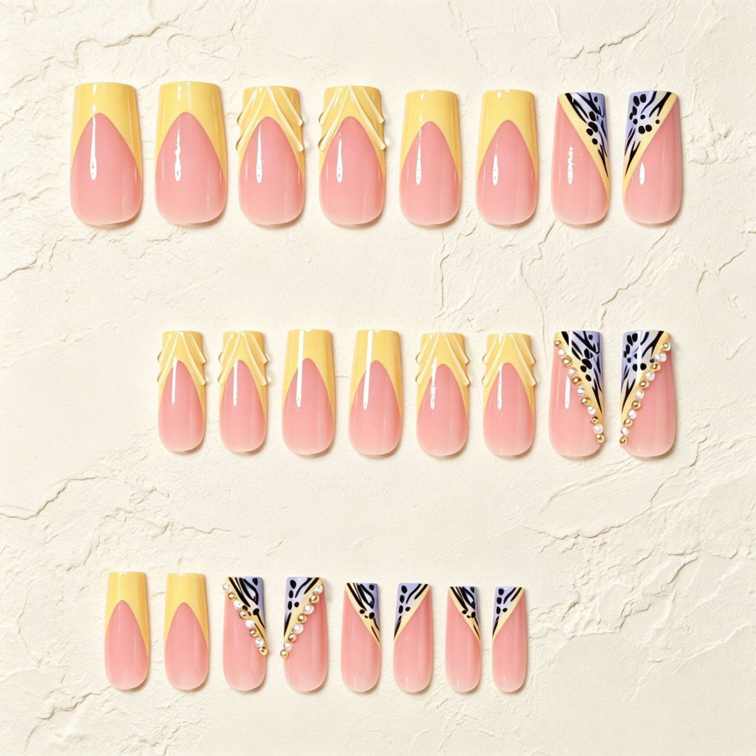 Glamouröse Stiletto Press-On Nagelkunst Set Karnz