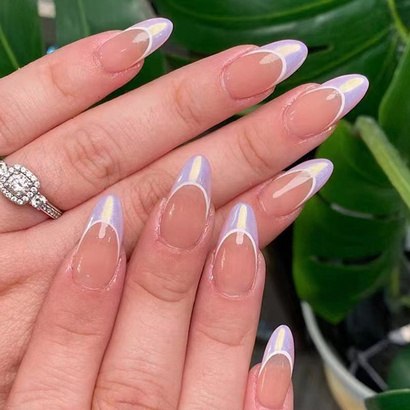 Elegantes Stiletto-Nageldesign Karnz
