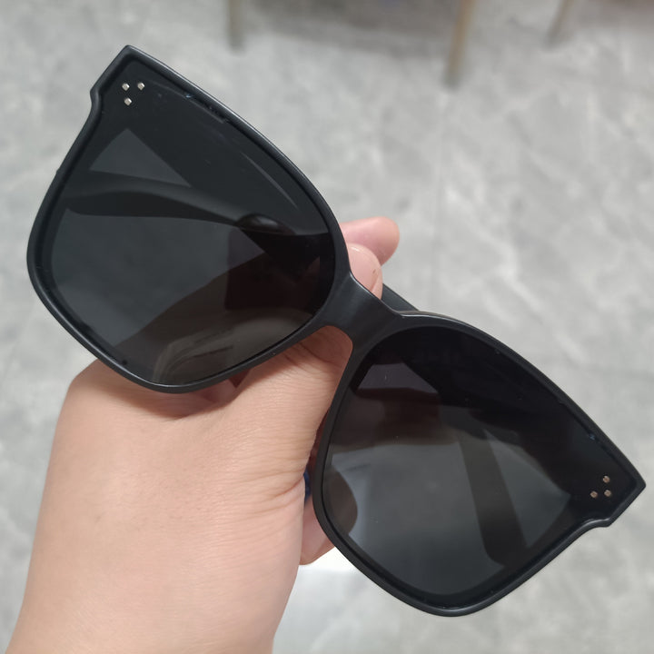 Damen Oversized Sonnenbrille im modernen Design Karnz