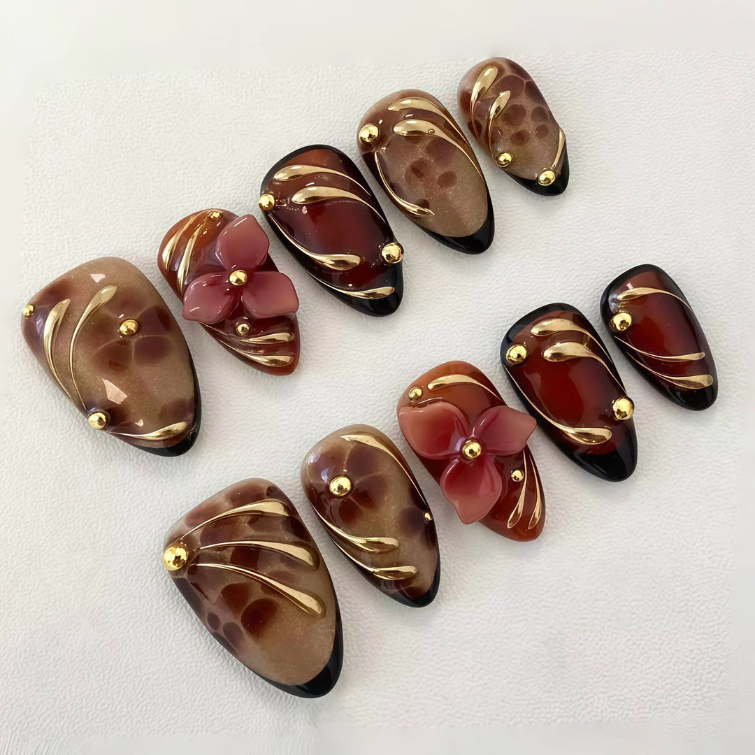 Elegante dekorative Nagelspitzen Karnz