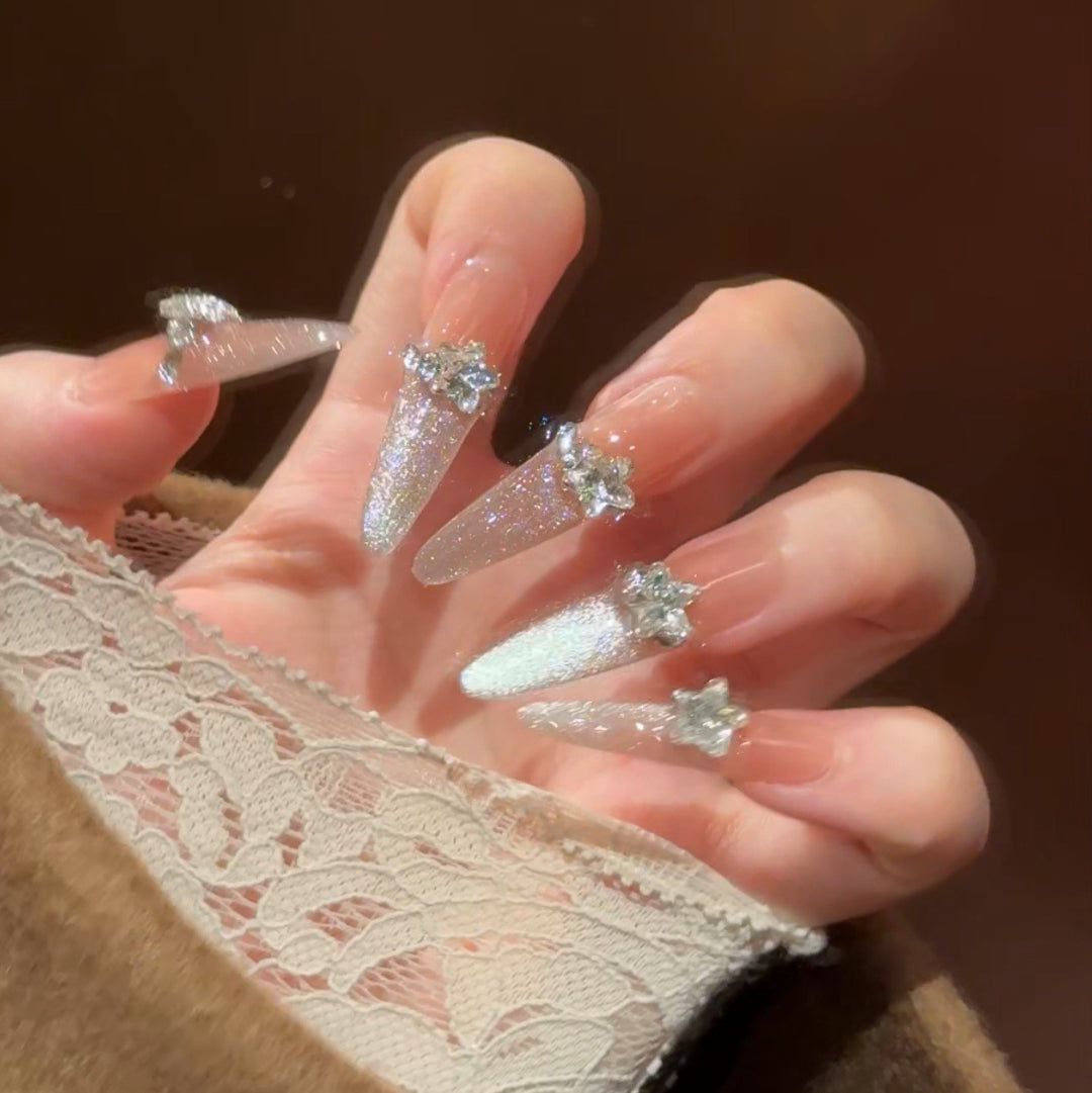 Glamouröses Acryl-Nagelset Karnz