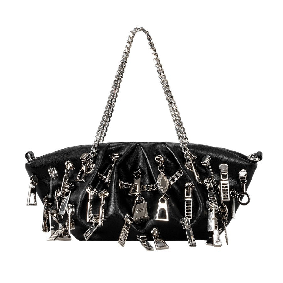 Dekorative Handtasche mit Kettenakzenten
