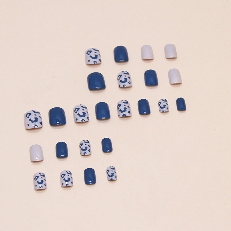 Künstlerische Leopardenmuster-Nagelkunst-Tipps Karnz