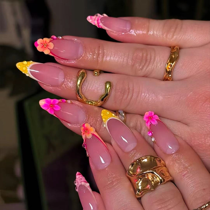 Künstlerisches florales Akzent Press-On Nagelset Karnz