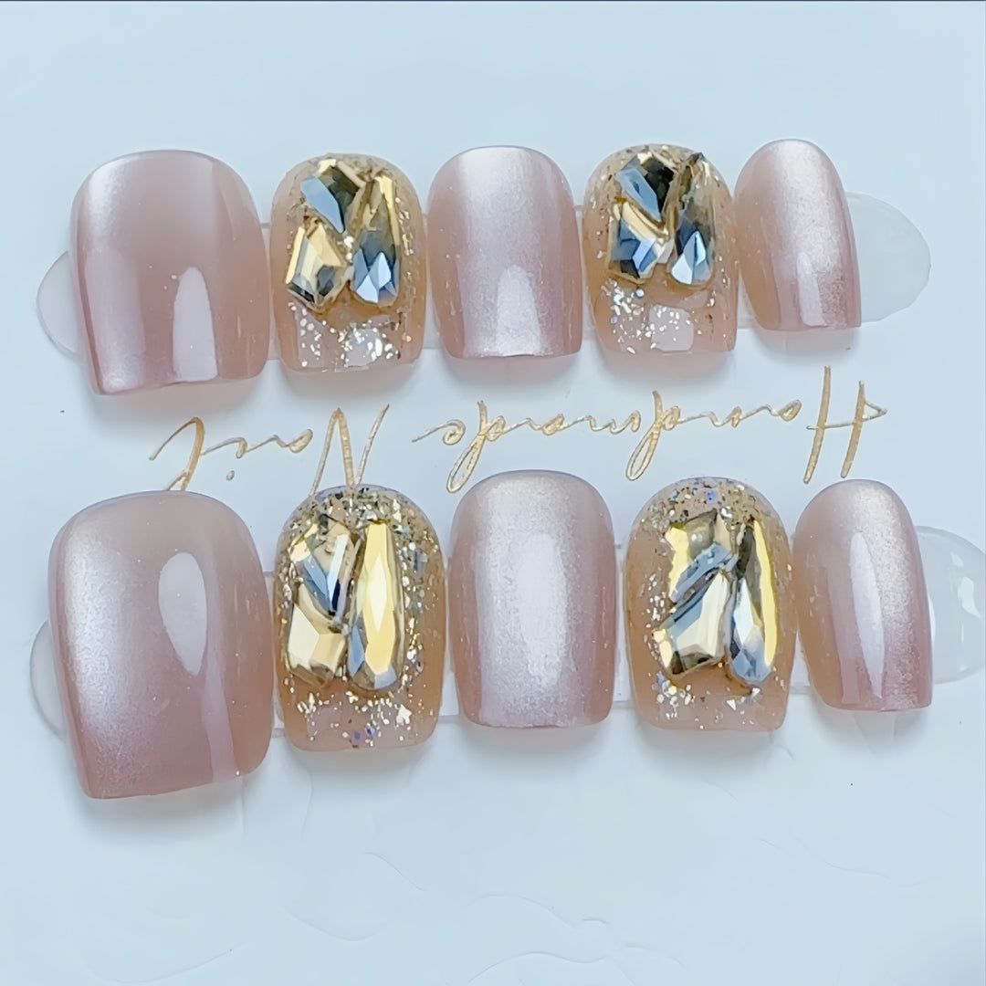 Handgefertigtes dekoratives Nagelset Karnz