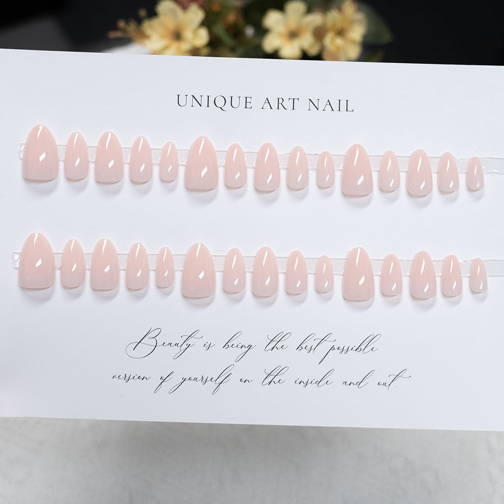 Elegante Stiletto Press-On Nagelkunst