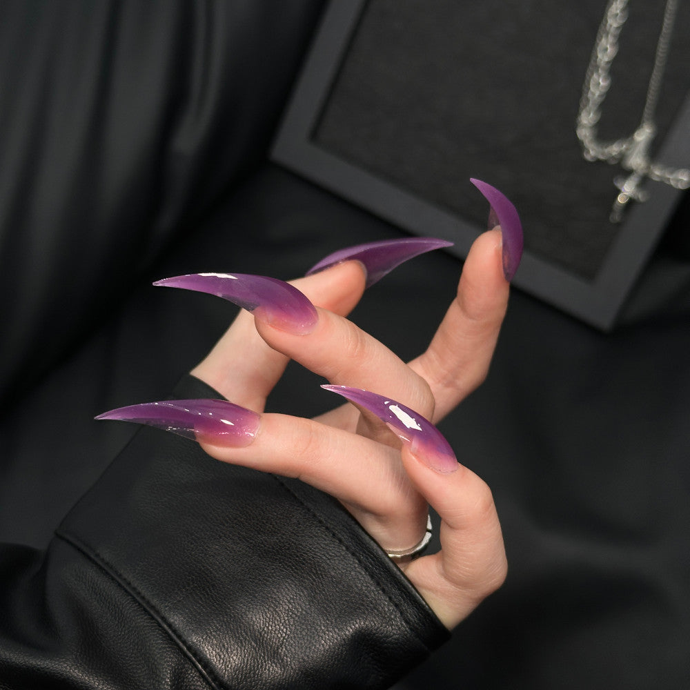 Stiletto Nagelverlängerungen mit Ombre-Effekt