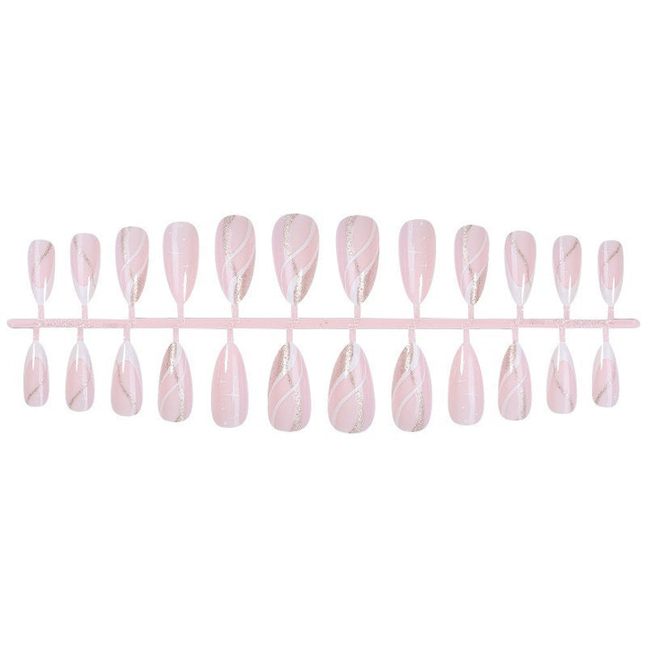 Kunstnagelset mit eleganten geometrischen Akzenten Karnz