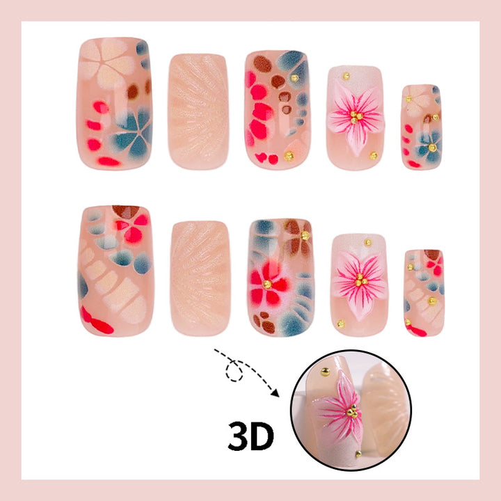 Kunstnagelset mit elegantem, floralem Design Karnz