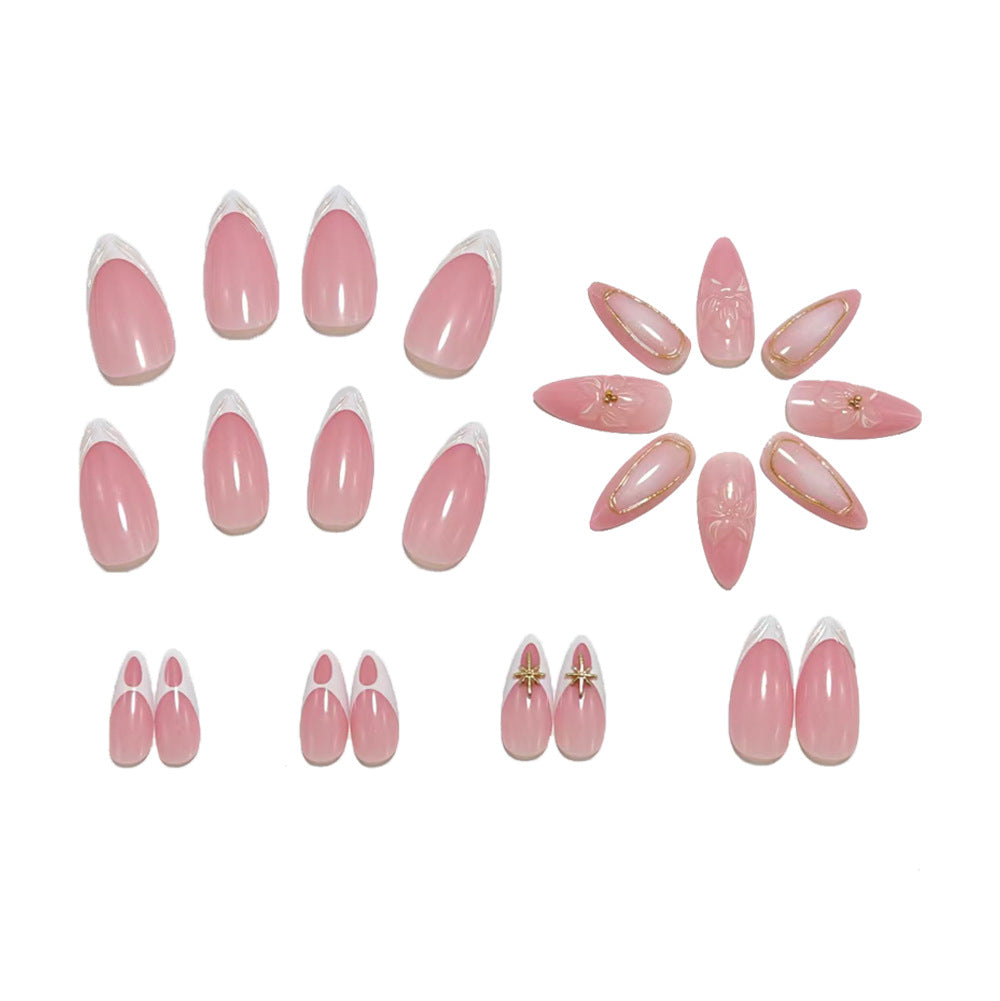 Elegante Kunstnägel mit Floralen Akzenten Karnz