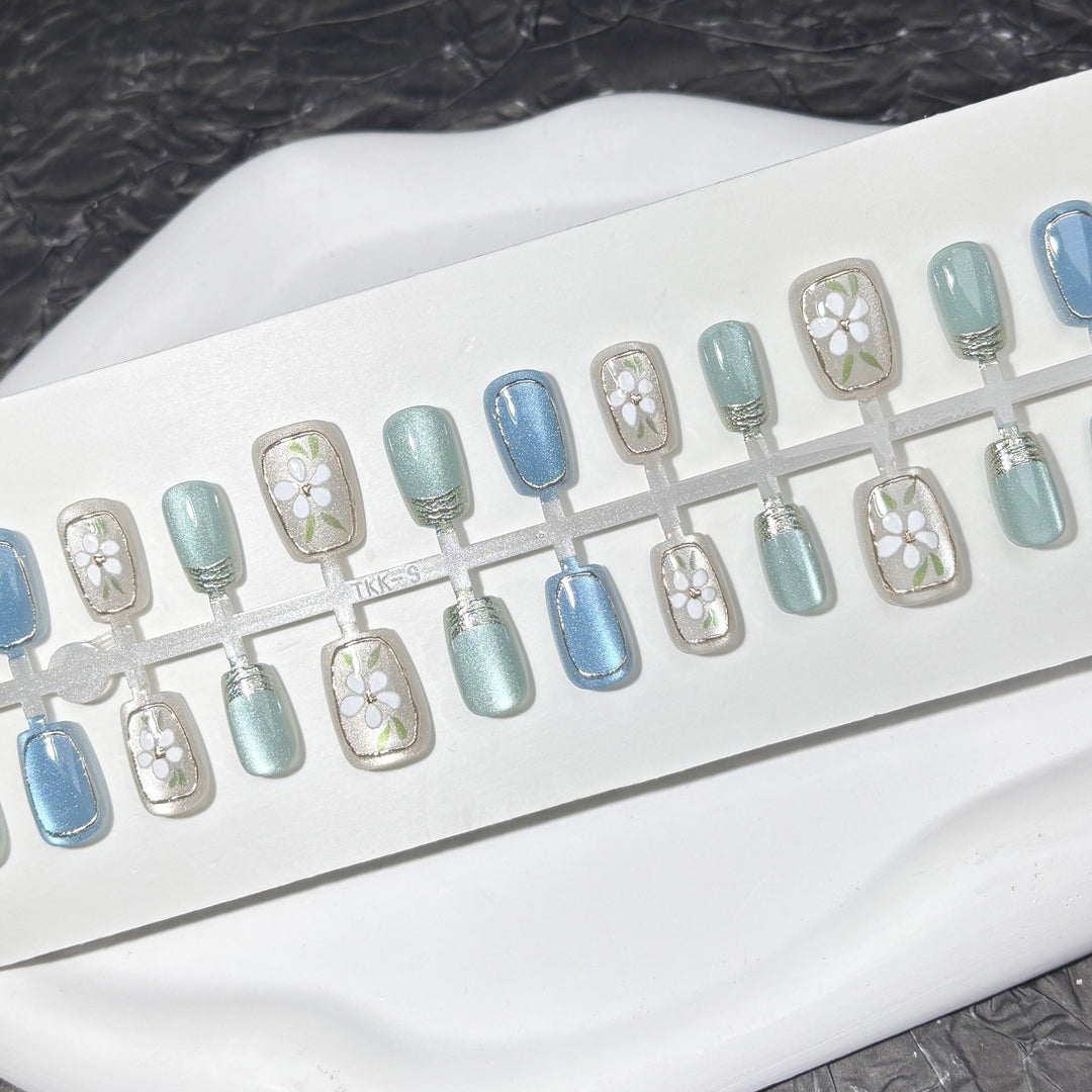 Künstlerische Press-On Nagelkollektion 1790745614
