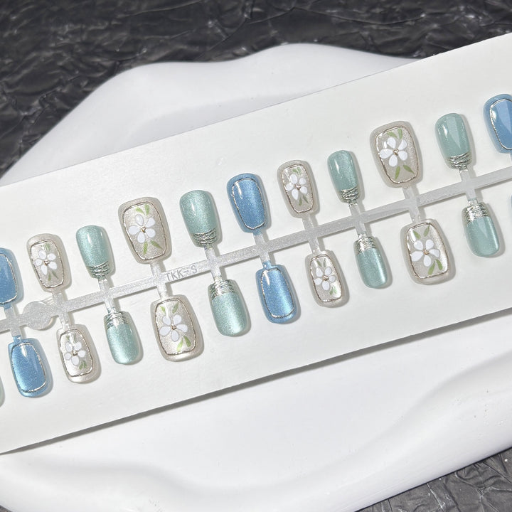 Künstlerische Press-On Nagelkollektion 1790745614