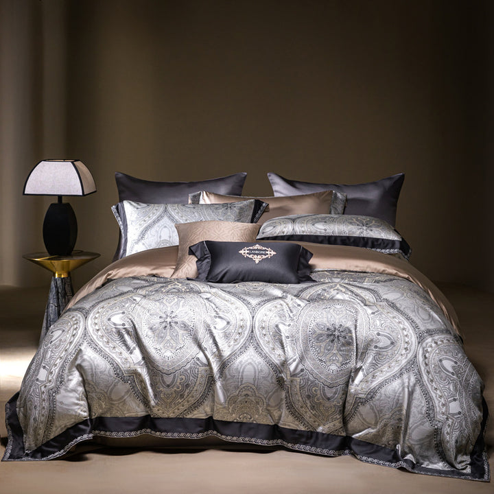 Floral Jacquard Sateen Bettbezug Set mit Wendbarem Seidigem Rücken und Besticktem Akzentkissen