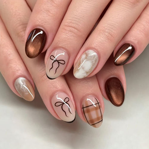 Chic Musterte Nagel-Set Karnz