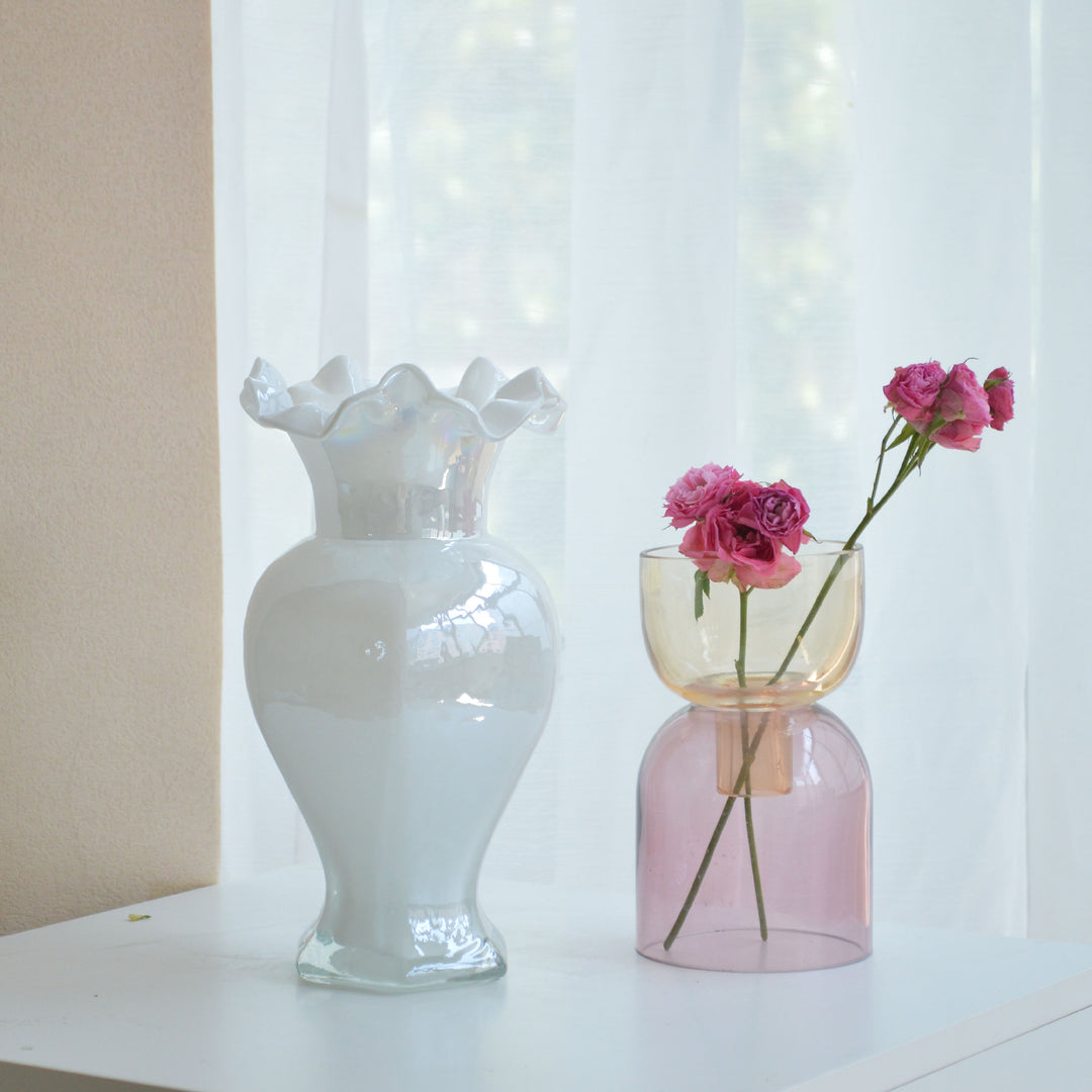 Handgeblasene Rüschenglasvase mit Ombre-Pink-Ivory-Finish Karnz