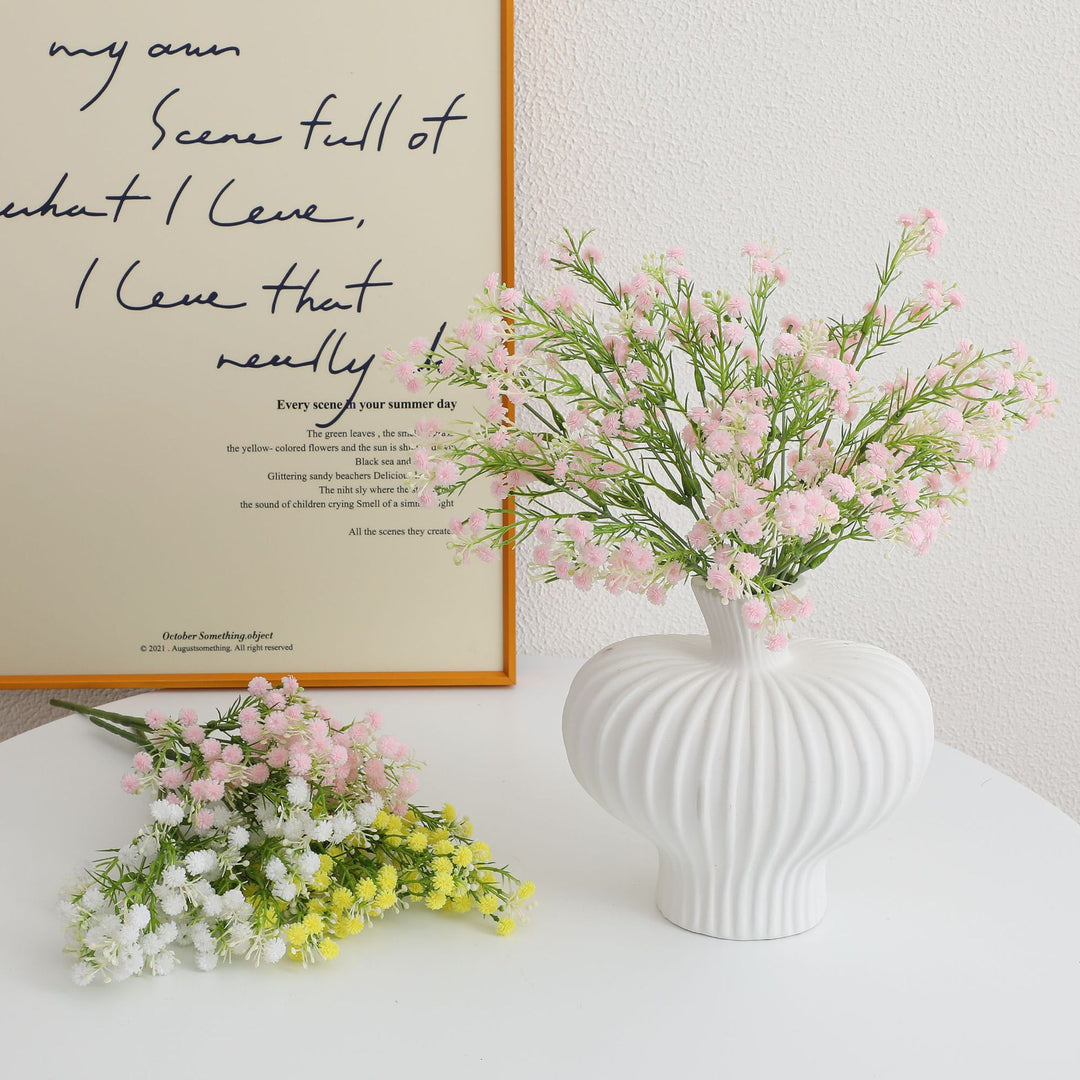 Dekorativer Kunstblütenzweig mit filigranen lila Blüten Karnz