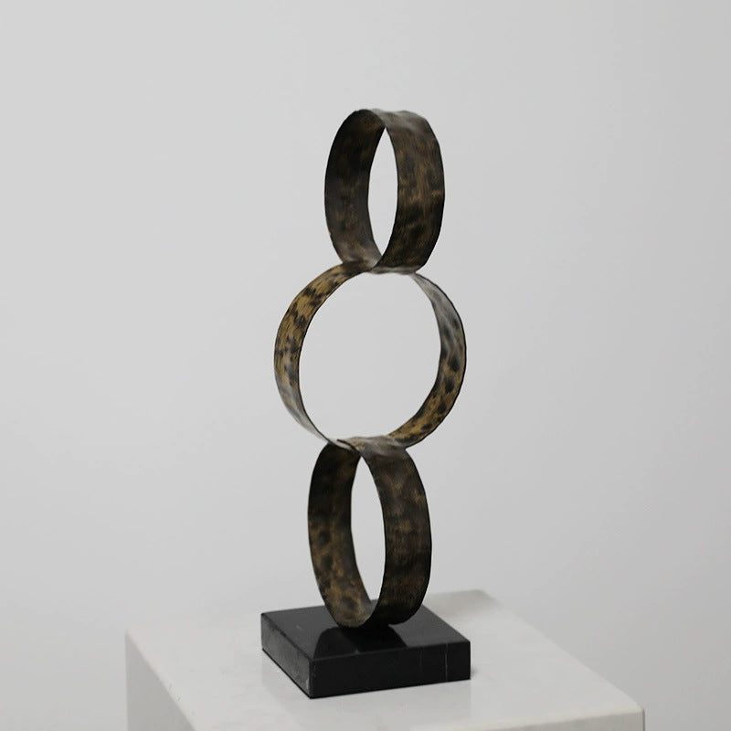 Moderne geometrische Metallsulptur