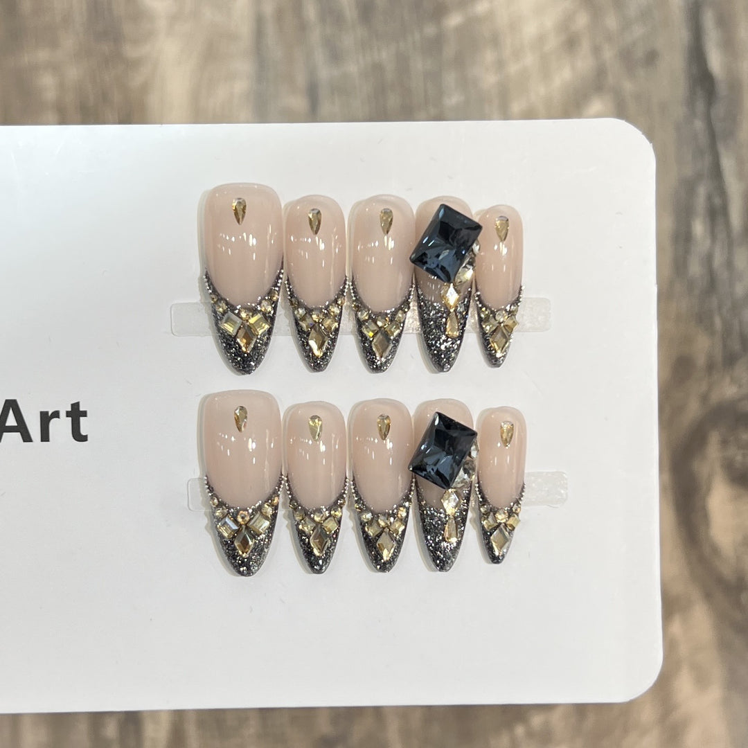 Glamouröse Sternenförmige Press-On Nagelkunst