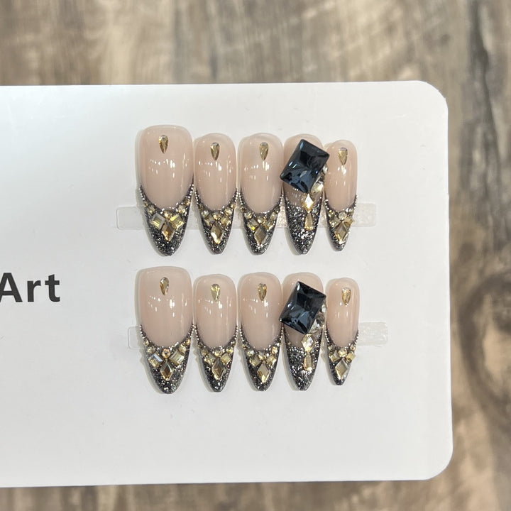 Glamouröse Sternenförmige Press-On Nagelkunst