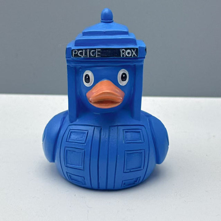 Spielerische Gummiente im Polizeidesign Karnz
