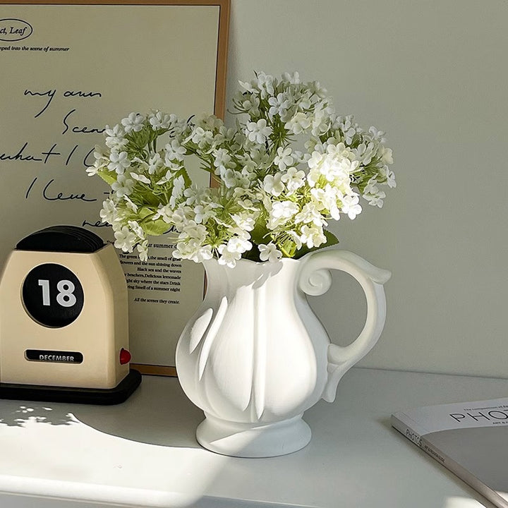 Eleganter dekorativer Blumenkrug für die Hauseinrichtung
