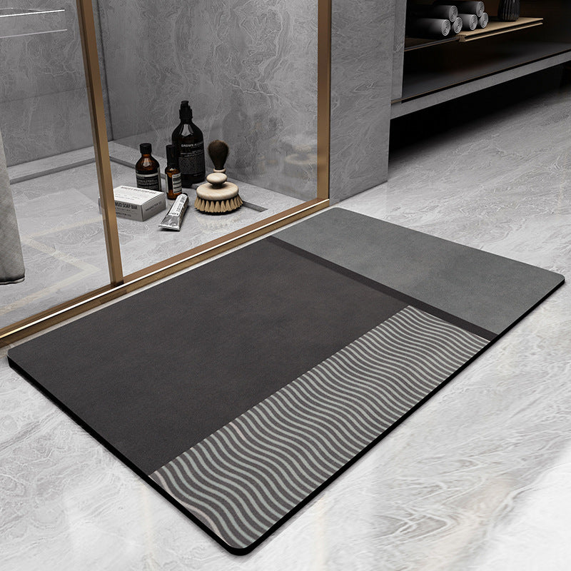 Plüsch-Mikrofaser-Badematte mit elegantem Streifenmuster