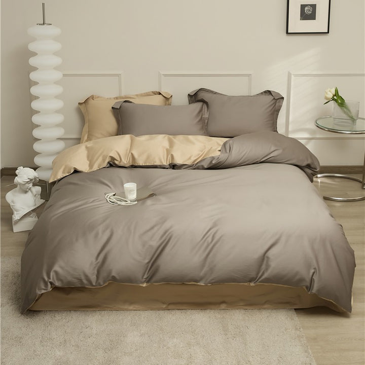 Wendbare Bettgarnitur aus Baumwoll‑Renforcé mit Soft‑Finish, verdecktem Reißverschluss und extra Kissenbezügen