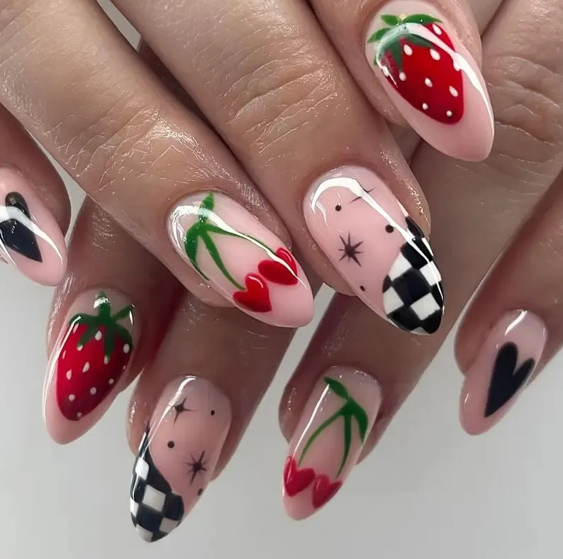 Dekoratives Nagelkunst-Set Karnz