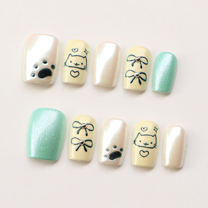 Niedliche Cartoon-Themen Press-On-Nagelkunst