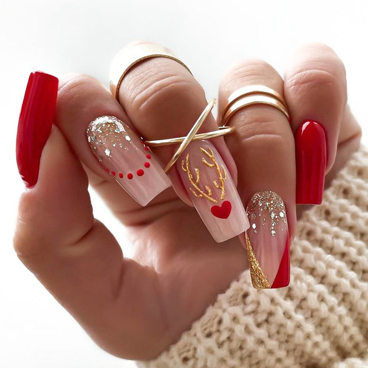Kreatives Kunstnagelset mit romantischen Herz- und Glitzerelementen Karnz