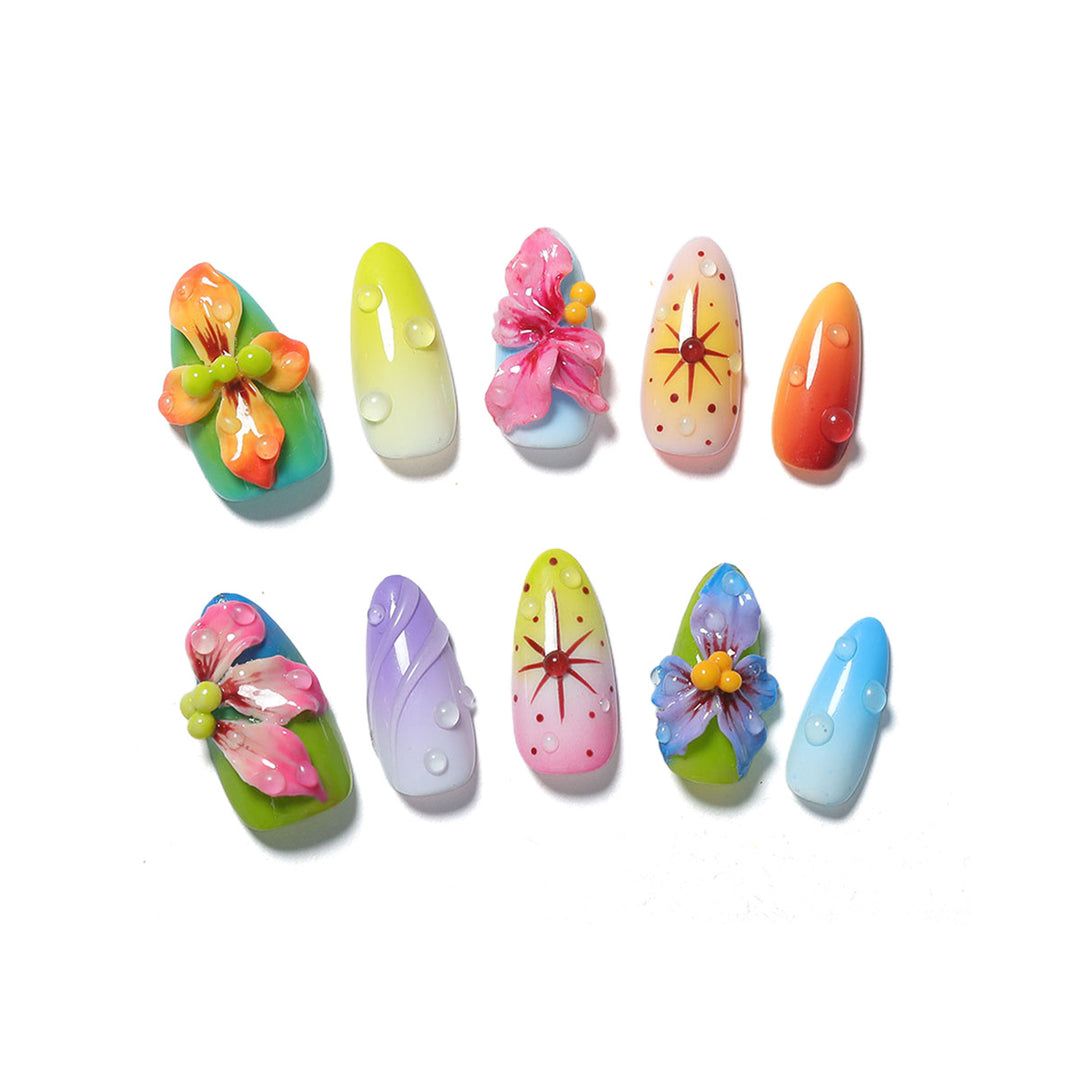 Kreatives Nagelset mit handgefertigten Blumenelementen Karnz