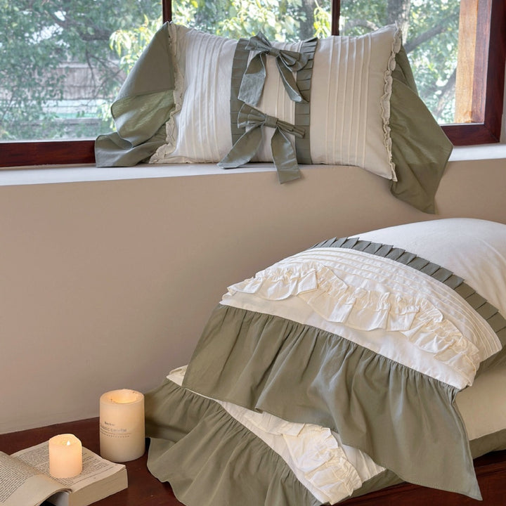 Bettwäsche-Set mit Rüschen und dekorativen Schleifen