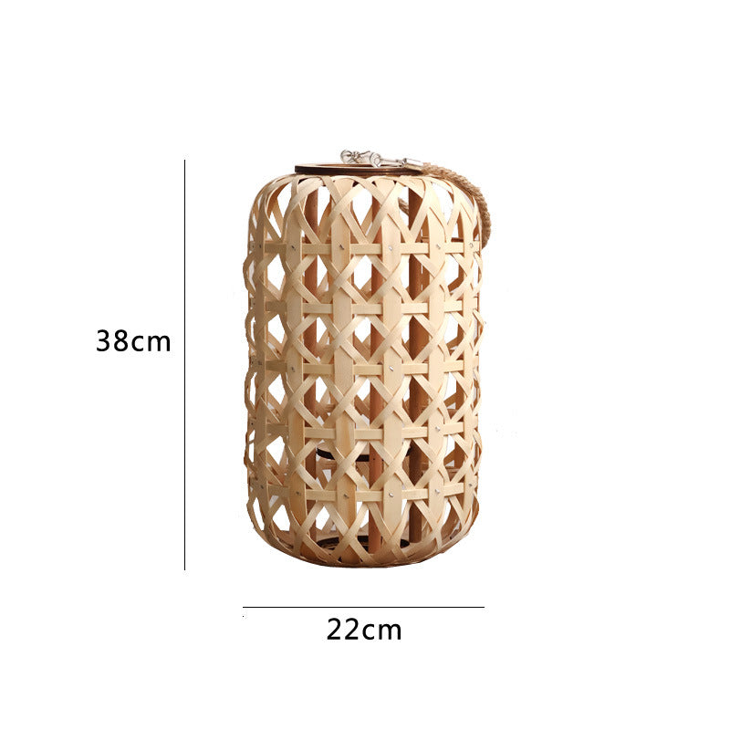 Elegante Laterne aus handgewebtem Naturmaterial Karnz