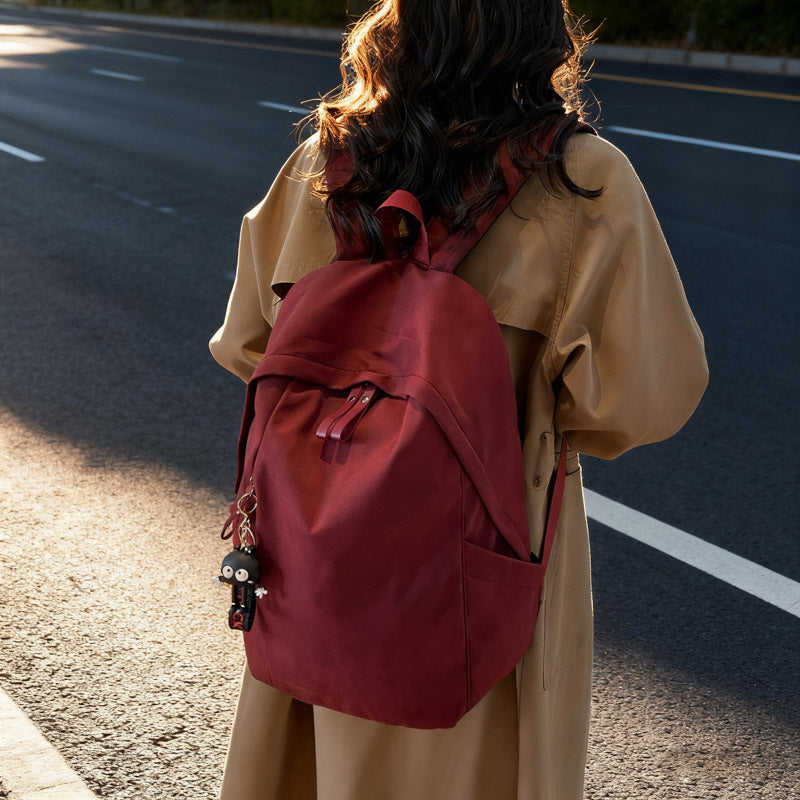 Modischer Rucksack mit Praktischem Design und Dekorativem Anhänger Karnz