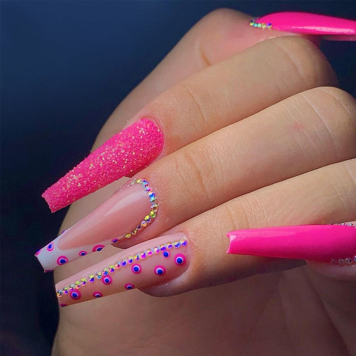 Glamouröse Glitzer-Stiletto Press-On Nägel Karnz