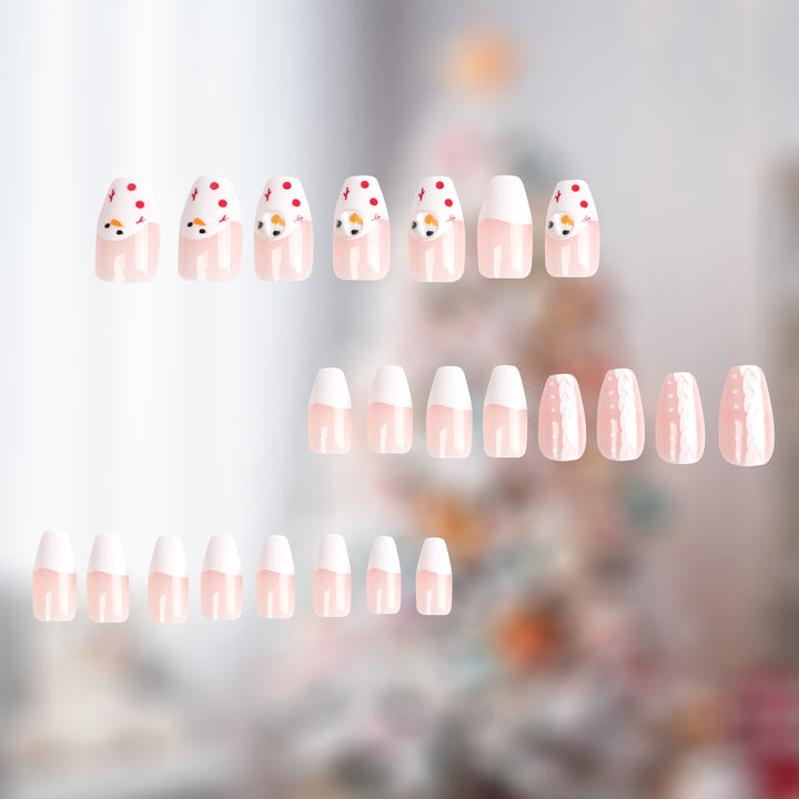 Kunstvolle Nagelkunst im festlichen Winterdesign Karnz