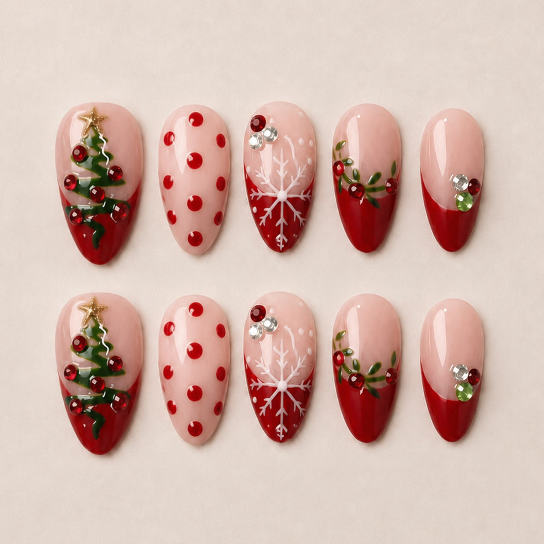 Festliche Kunstnägel mit Weihnachtsmotiven Karnz