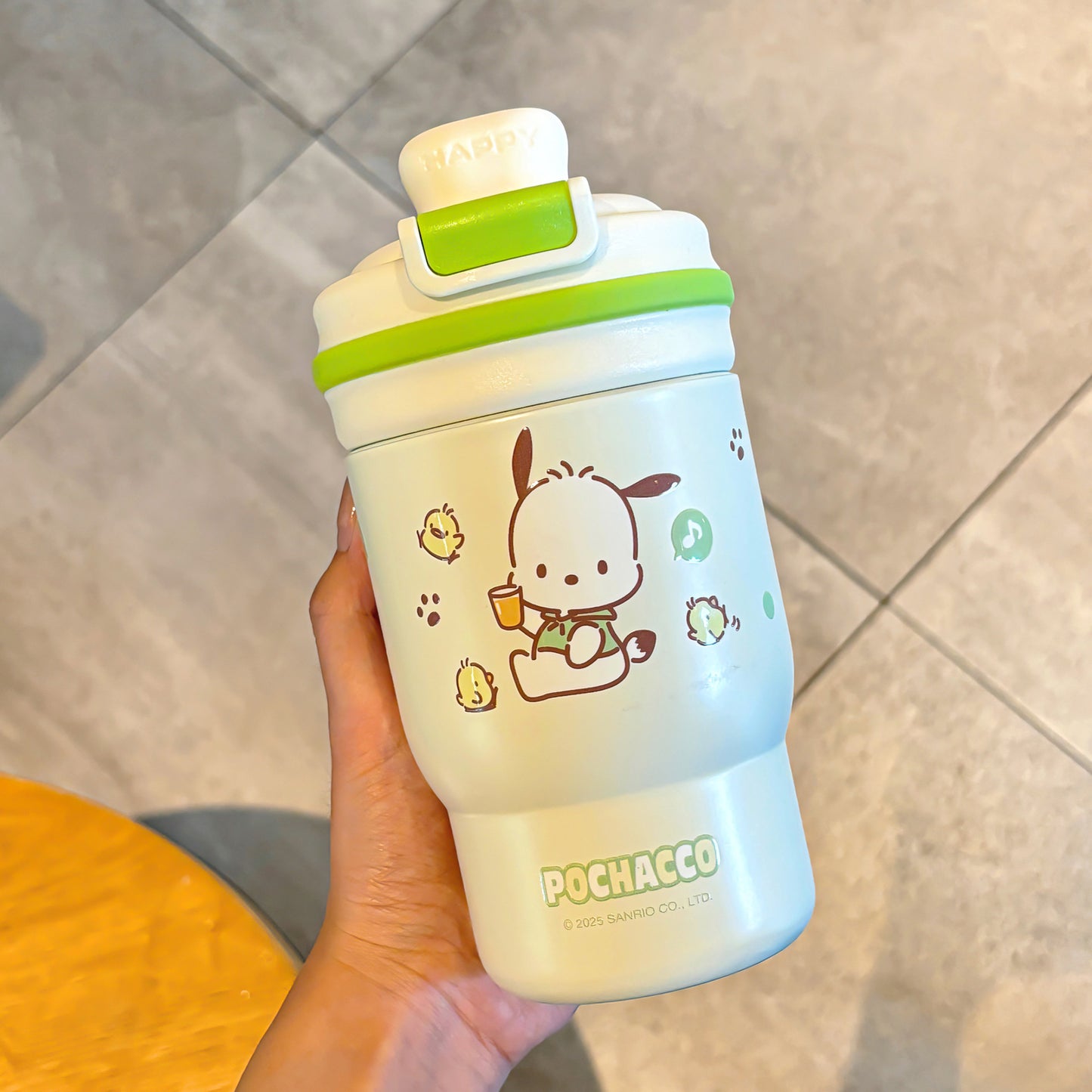 Unisex Becher mit verscheidbaren Deckel Karnz