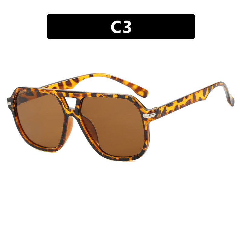 Damen modische Sonnenbrille mit schützendem UV-Filter und stylishen Gläsern Karnz
