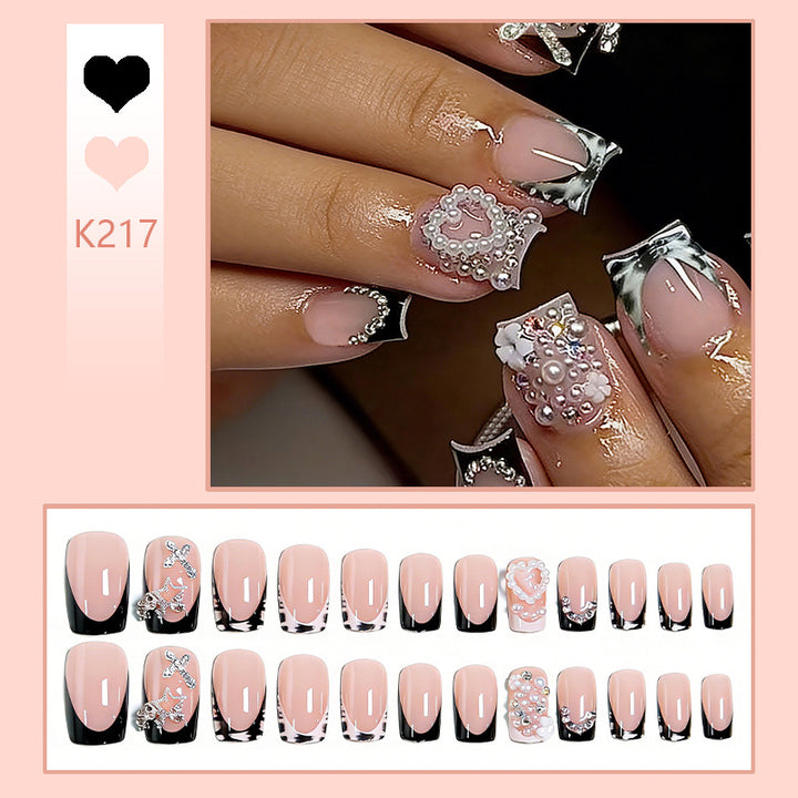Kunstnagelset mit detaillierten 3D-Perlen und glamourösem Design Karnz