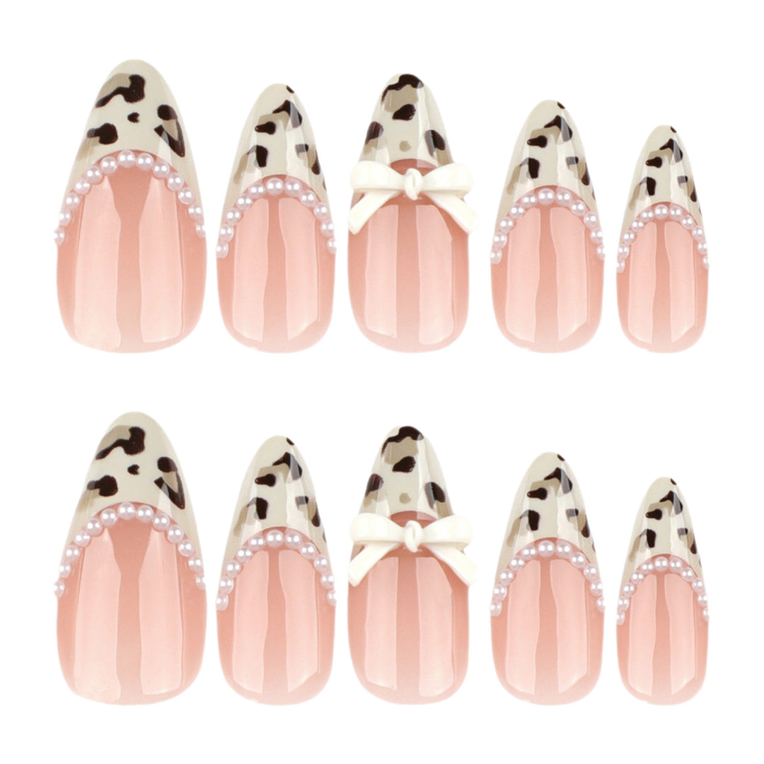 Künstlerisches Press-On Nagelset mit Schleife und Tiermotiv Karnz